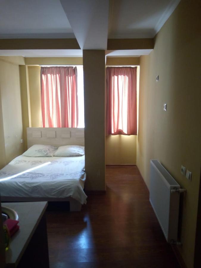 Vake-House Hotel Tbilisi Exterior foto